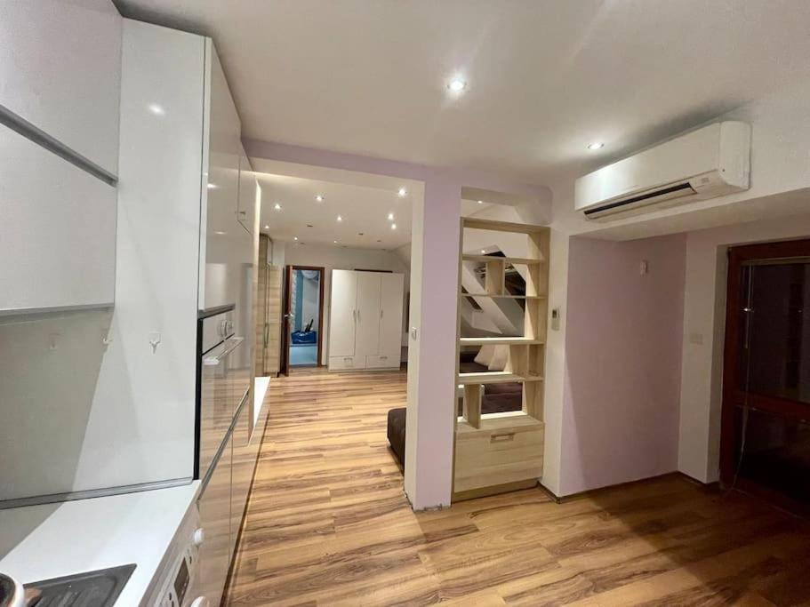 Кондо Apartment *